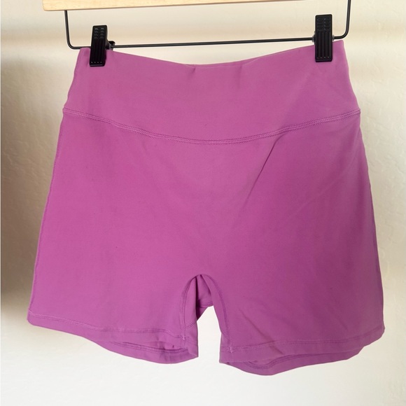NWOT- Buffbunny Legacy 4in shorts in Sz Med- Mauvey pink - Picture 1 of 3